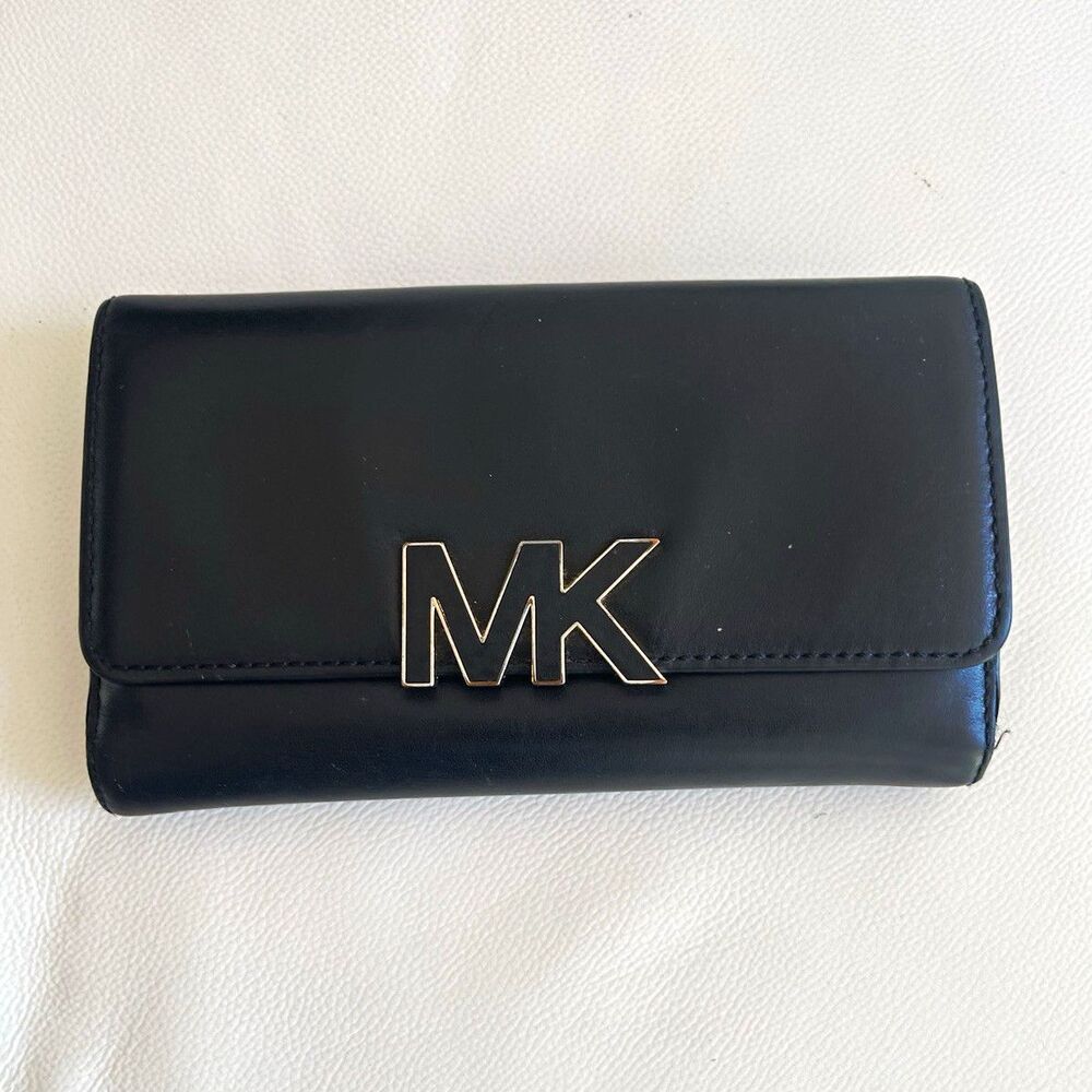 Michael Kors Black Checkbook Wallet Snap Closure MK Logo ID Window Zip Coin